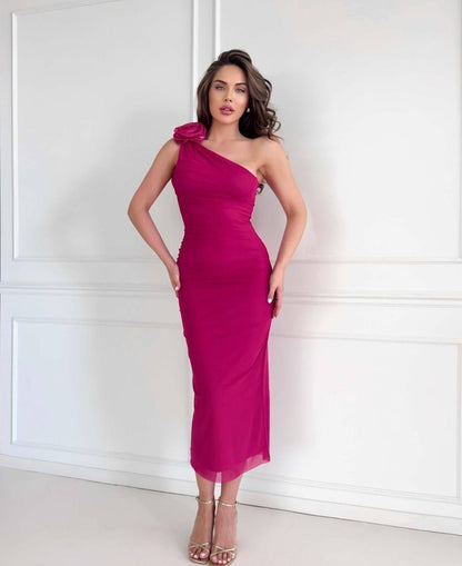 فستان كتف واحد لايكرا مع وردة✨